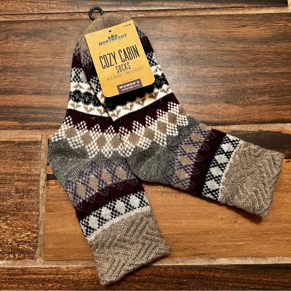 NORTHEAST OUTFITTERS Cozy Cabin Socks women’s shoe size 5-10